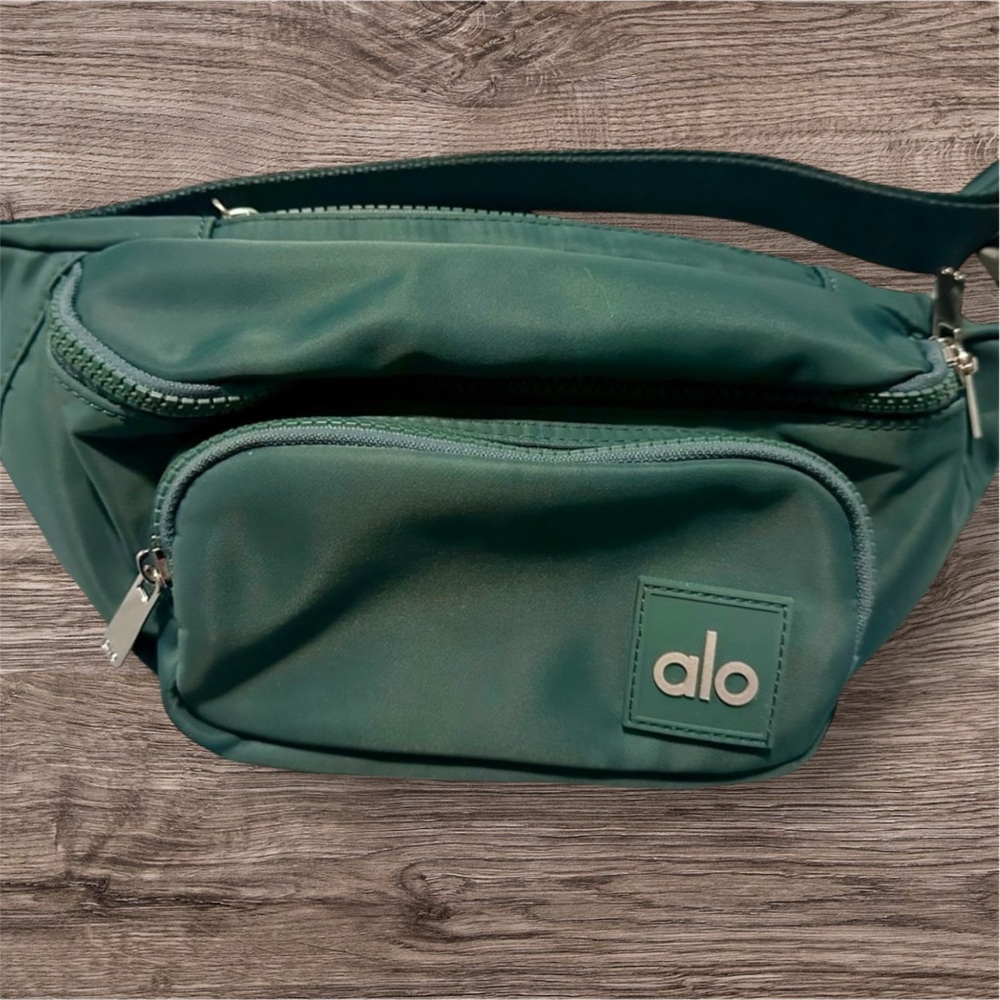 ALO Yoga Green Waist Bag / Fanny Pack
